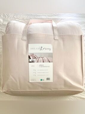 💕NWT King - Pink Blush Rose 4-Piece Dream Stories Comforter Set